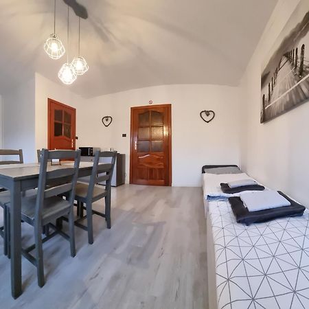 Noclegi Na Lacznej Świebodzice Εξωτερικό φωτογραφία